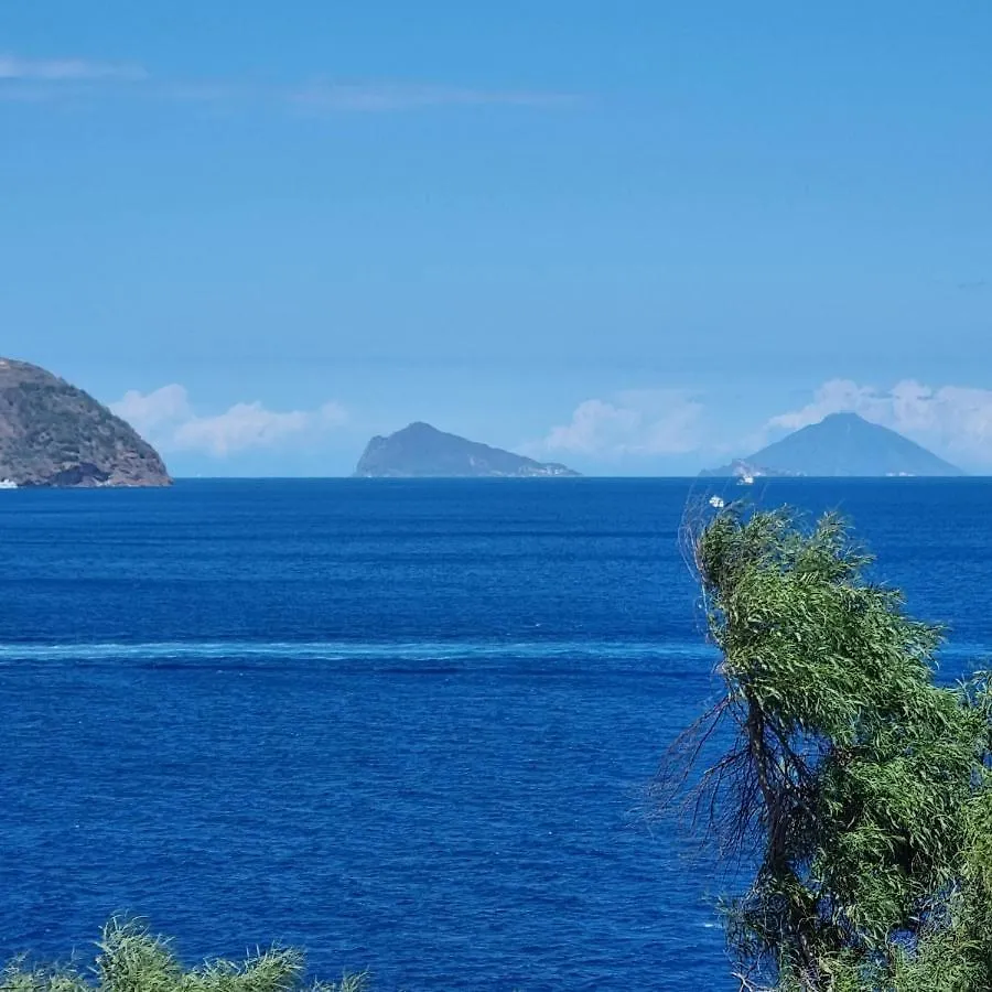 Casa de Férias Isole Eolie: Vulcano località Vulcanello - Favolosi bivani con piscina acqua di mare e vista sulle isole eolie