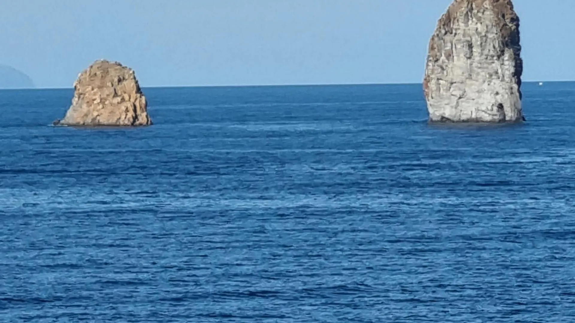 Holiday home Isole Eolie, Vulcano - Favoloso Bivani Con Piscina Acqua Di Mare E Vista Sulle Isole Eolie Italy