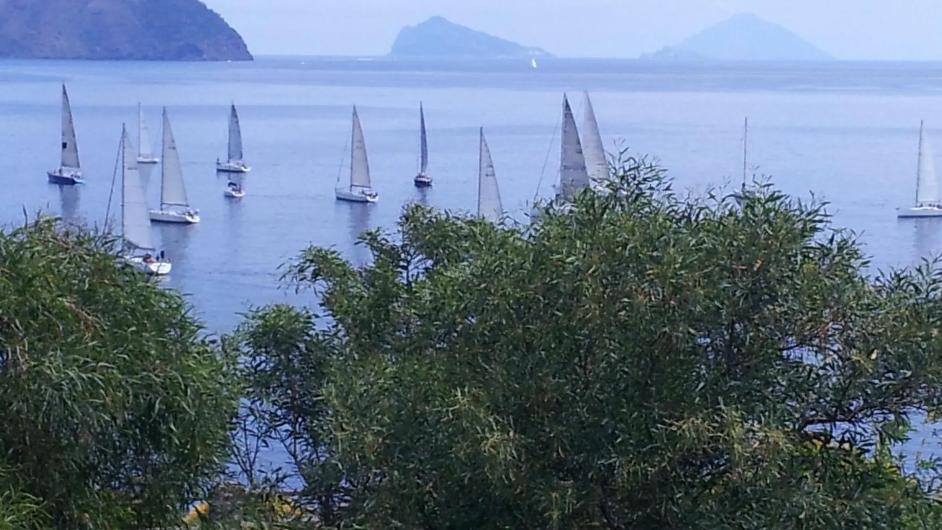 Casa de Férias Isole Eolie: Vulcano località Vulcanello - Favolosi bivani con piscina acqua di mare e vista sulle isole eolie